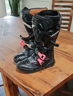 Oneal  Black and Pink Motocross Boots  Sz 10 EUC